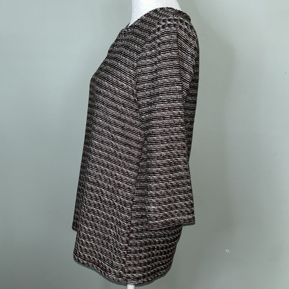 Chico’s Size 1 Soft Stretch Knit Top – Flattering Everyday Essential - Picture 4 of 9